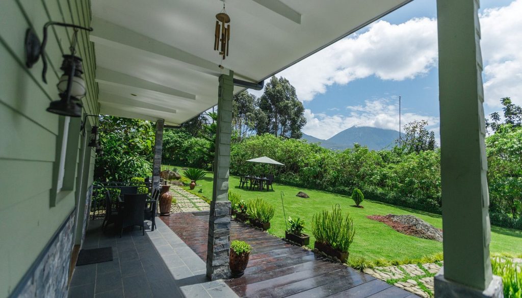 Amakoro Songa Kinigi Lodge