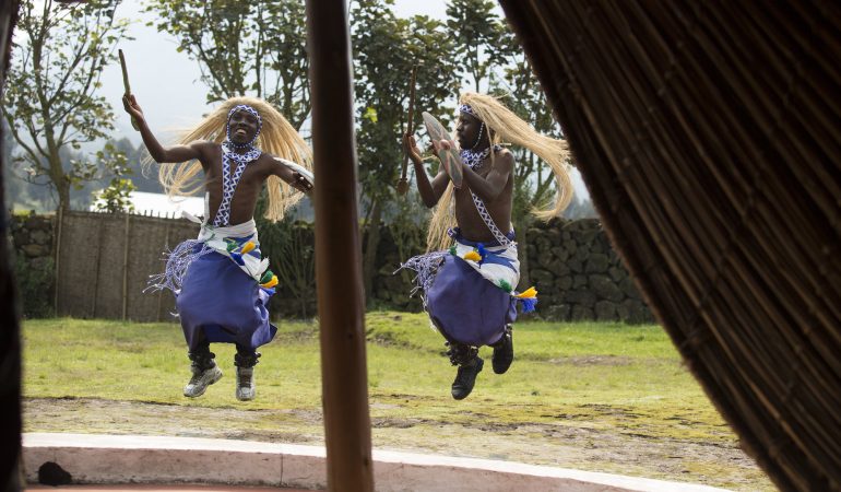 gorilla safari rwanda culture