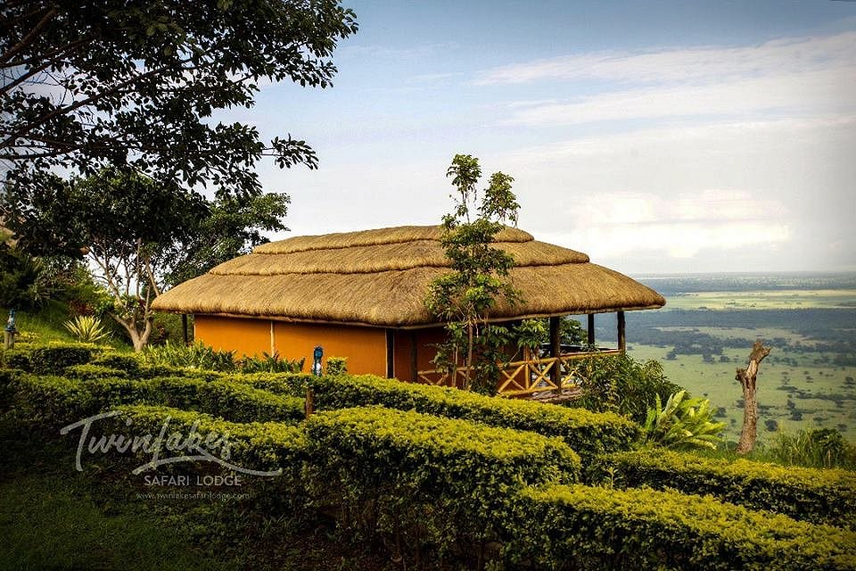 Twin Lakes Safari Lodge